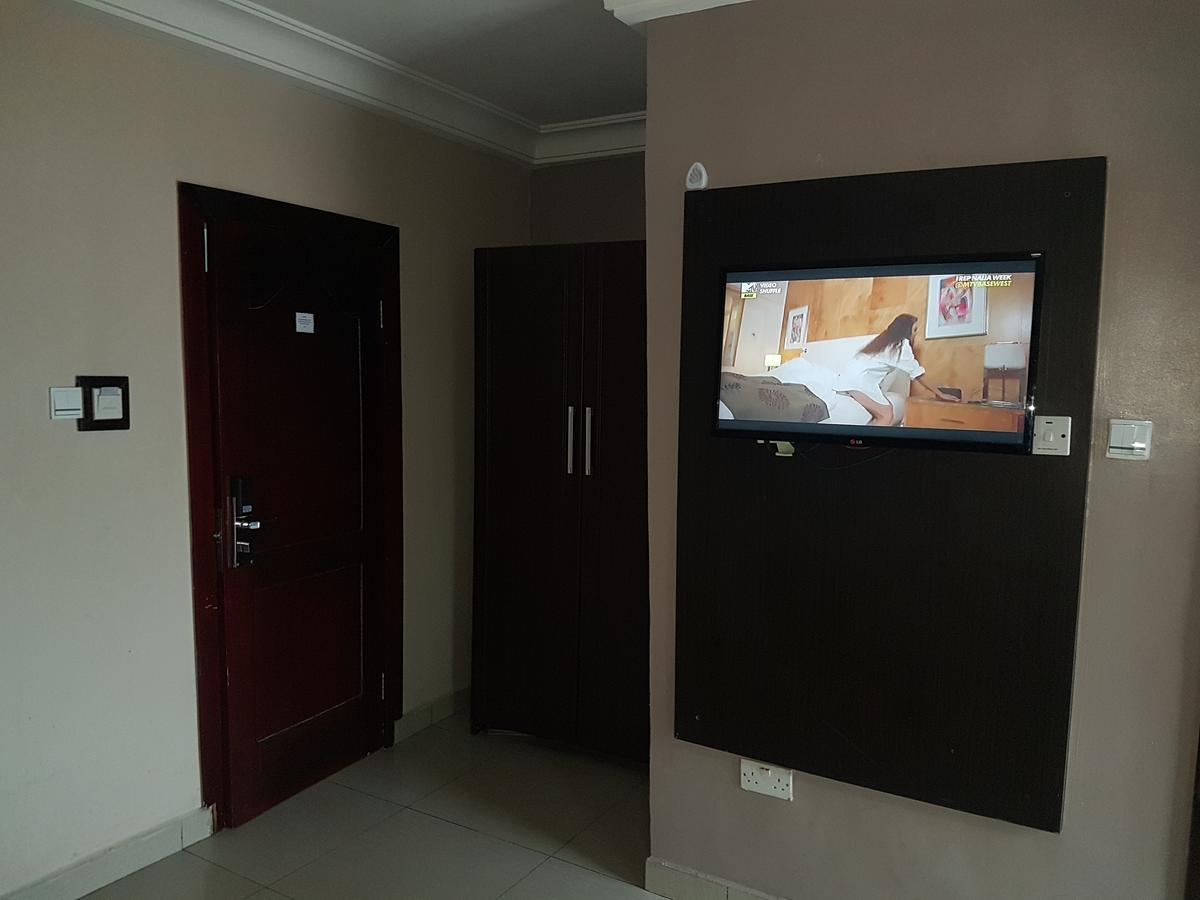 Royal Terrace Hotel & Towers Lagos Bagian luar foto