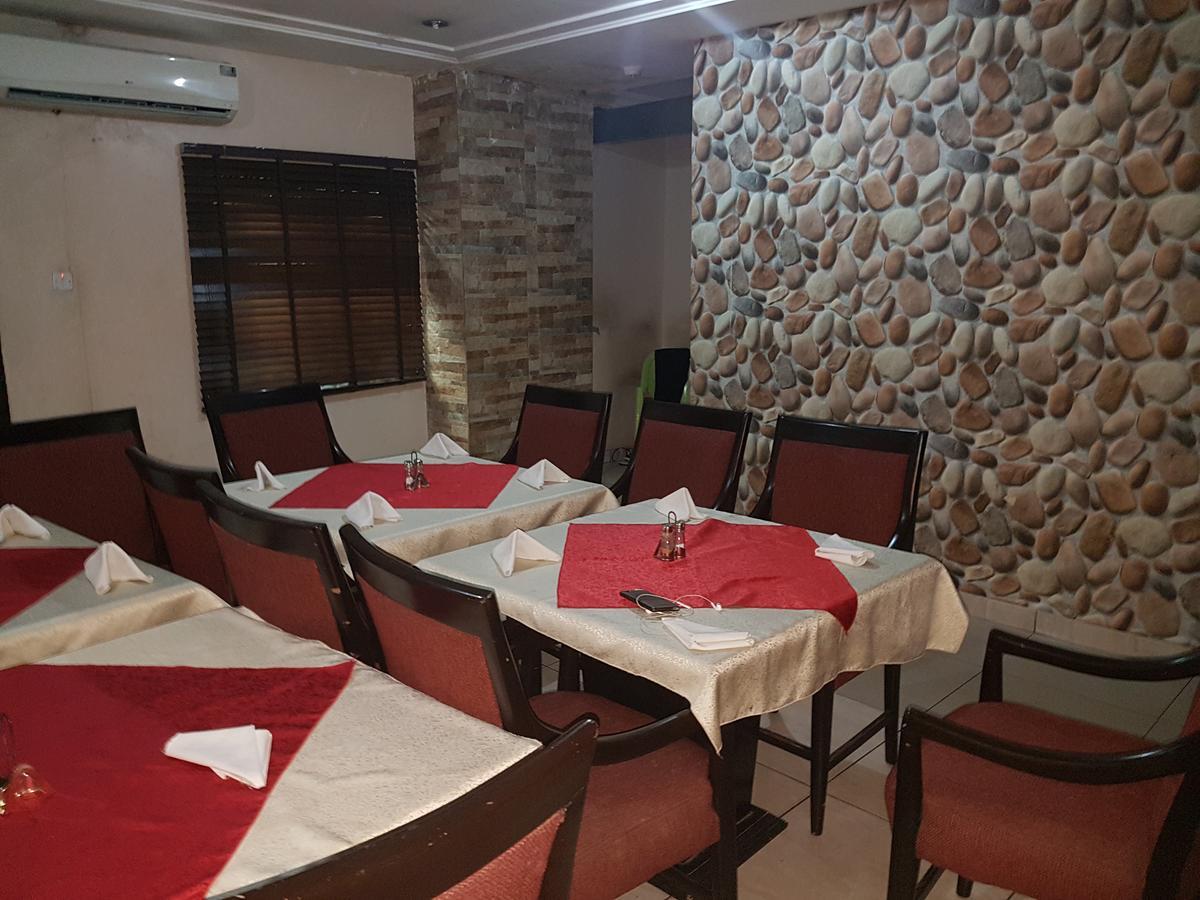 Royal Terrace Hotel & Towers Lagos Bagian luar foto