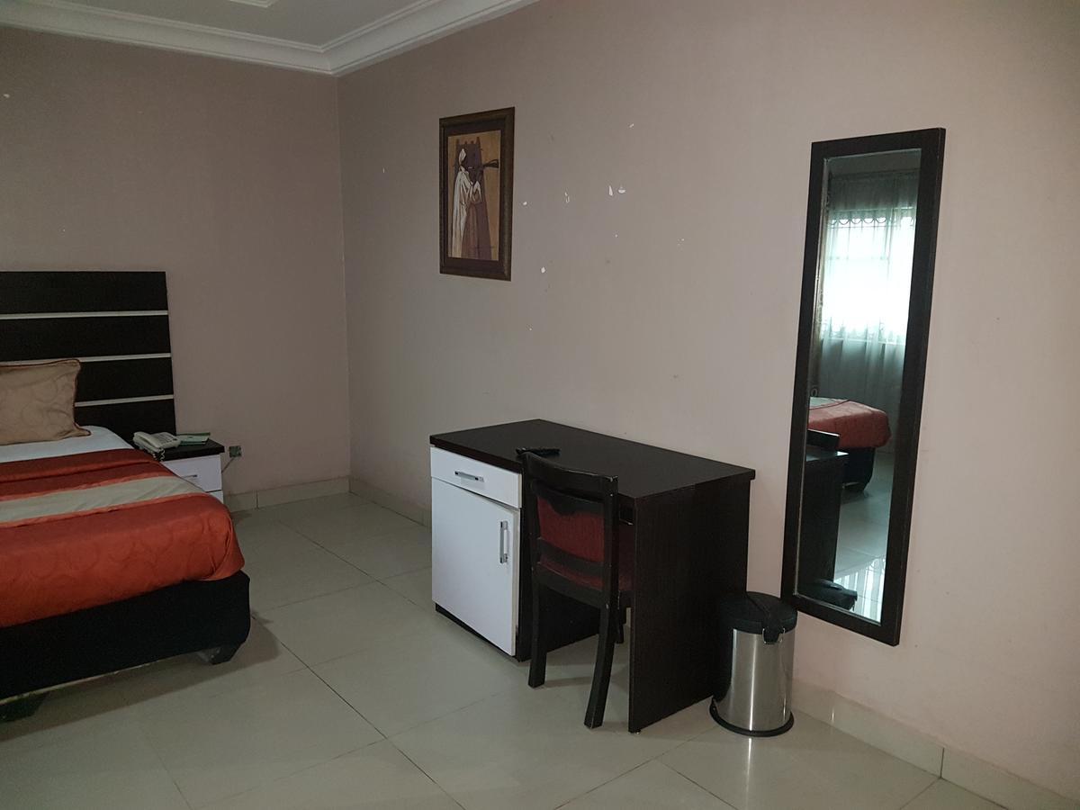Royal Terrace Hotel & Towers Lagos Bagian luar foto
