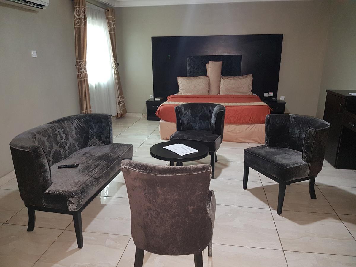 Royal Terrace Hotel & Towers Lagos Bagian luar foto